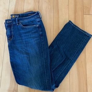 Lucky Brand Sweet N Straight Dark Wash Jeans!